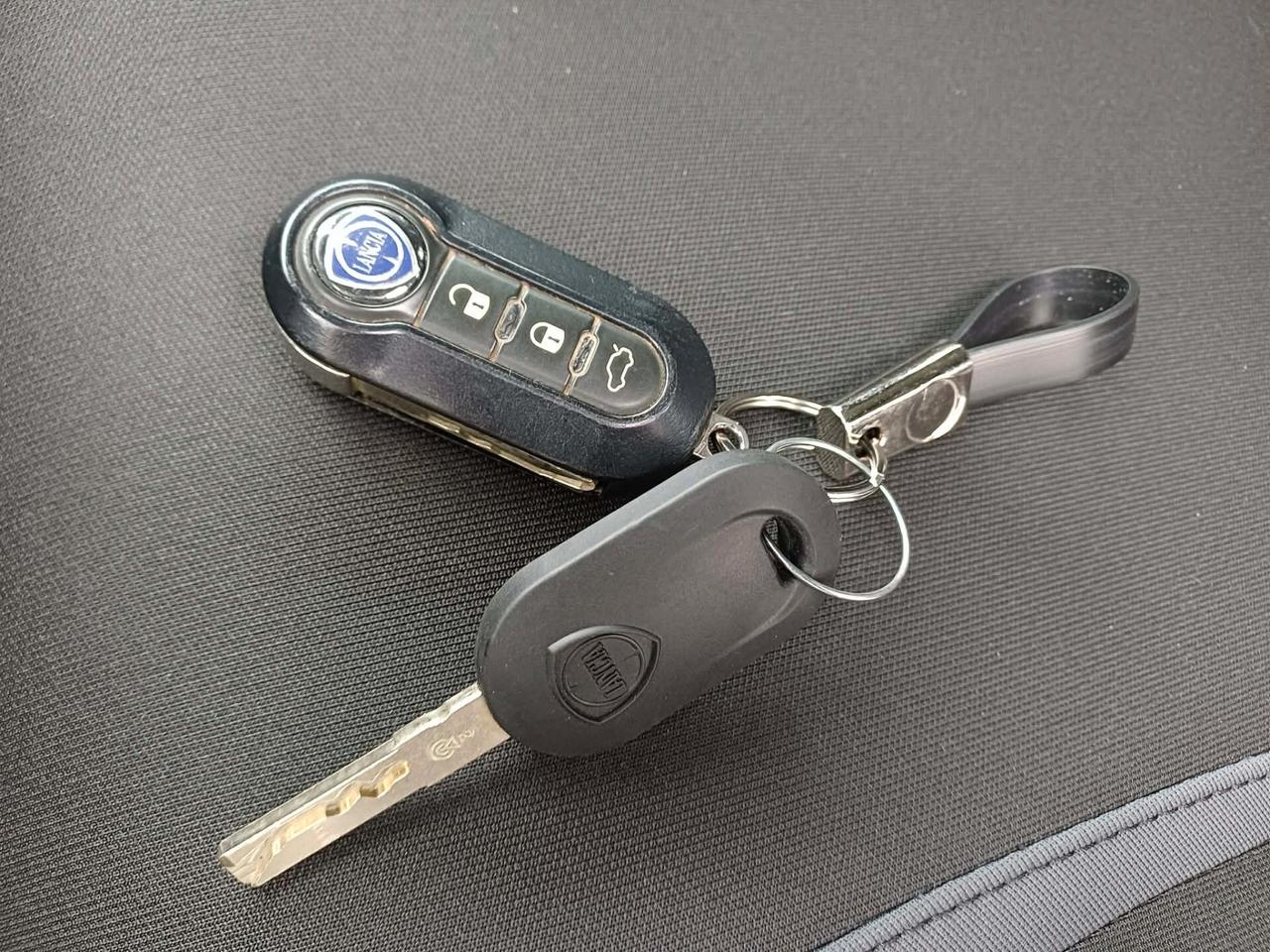 Lancia Ypsilon 1.2 69 CV 5 porte GPL Ecochic Silver