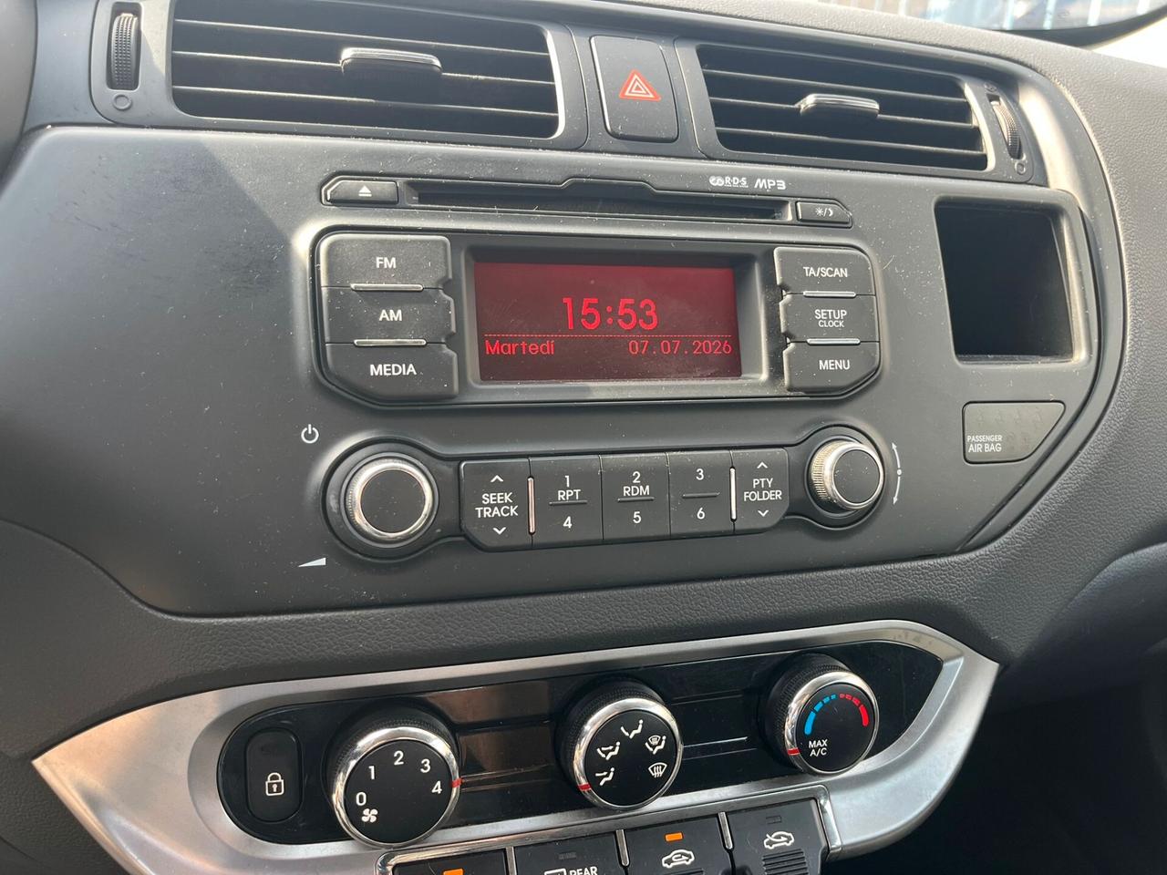 Kia Rio 5p 1.4 crdi EX