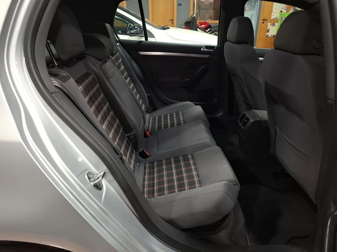 Volkswagen Golf 2.0 16V TFSI GTI