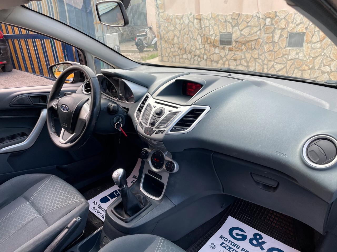 Ford Fiesta 1.4 TDCi 68CV 5 porte Titanium