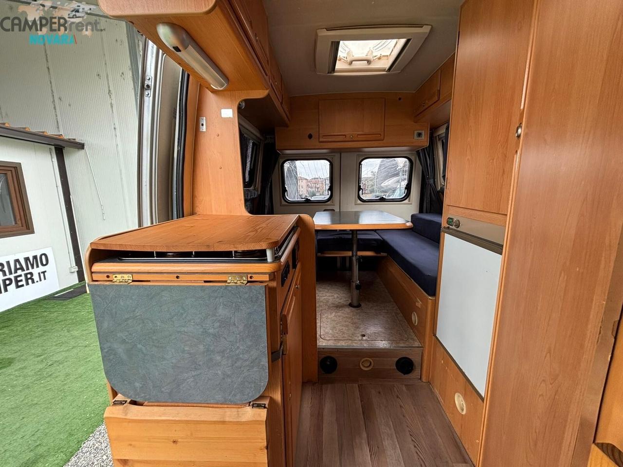 Peugeot 244 L - FURGONATO COMPATTO CON DINETTE A FERRO DI CAVALLO