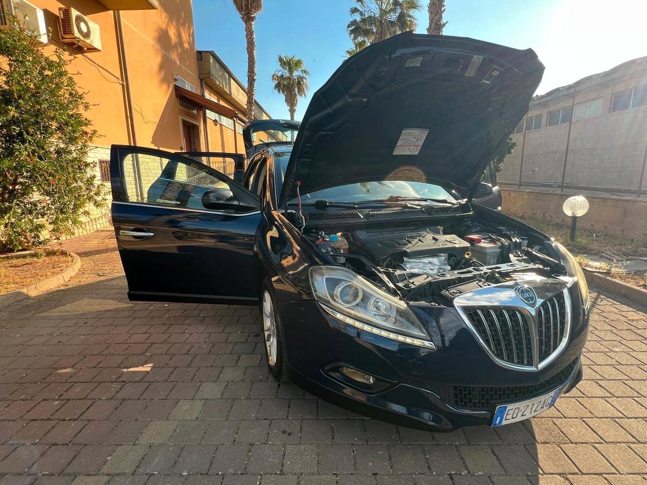 Lancia Delta 1.6 MJT DPF Argento