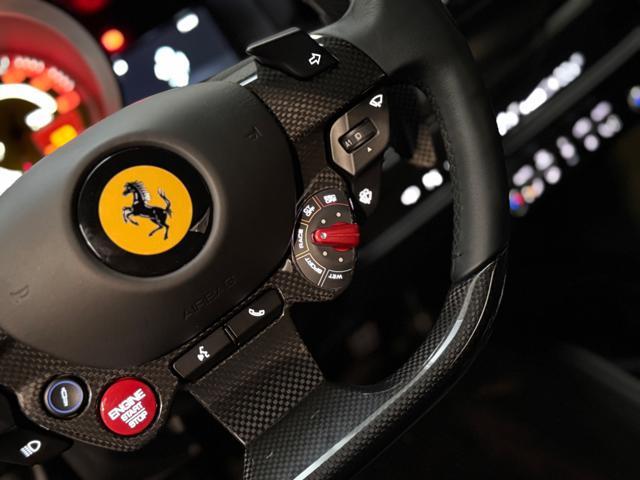 FERRARI F8 Tributo *CERCHIONI IN CARBONIO*