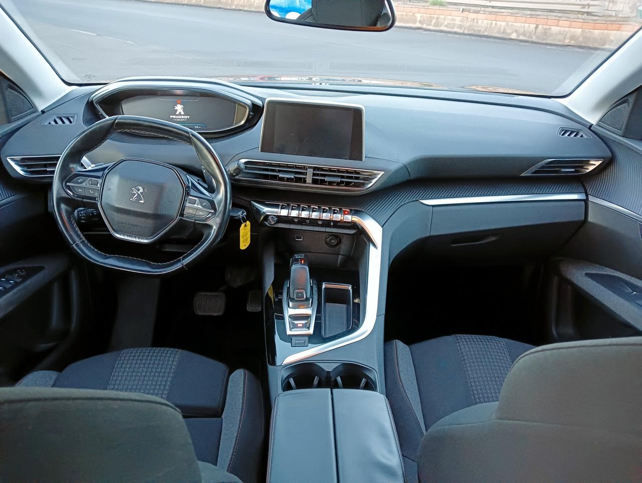 Peugeot 3008 BlueHDi 120 S&S EAT6 Business