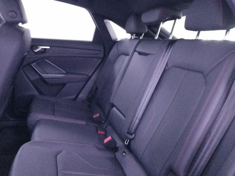 Audi Q3 Sportback 40 2.0 tdi Identity Black quattro 193cv s-tronic