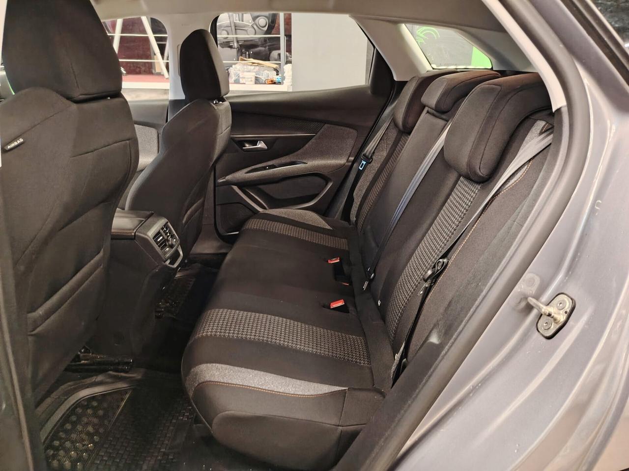 Peugeot 3008 BlueHDi 130 S&S