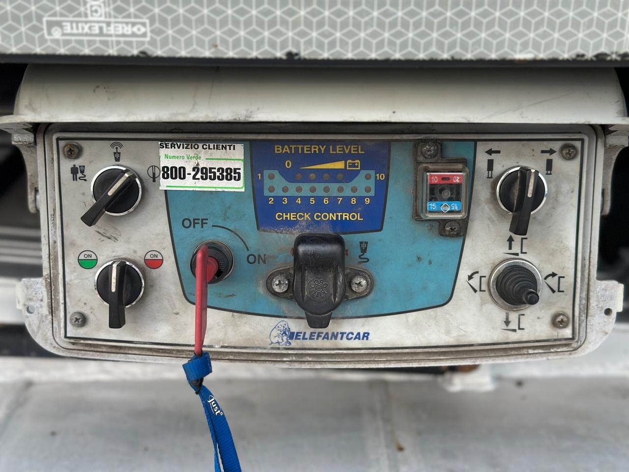 Renault Trucks 2006 ALLS. NEGOZIO pedana elettrica