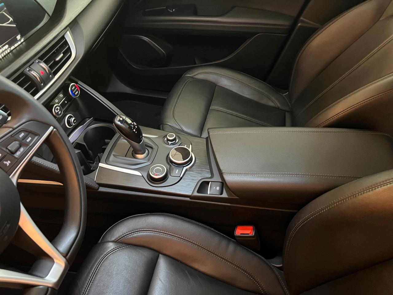 Alfa Romeo Stelvio 2.2 Turbodiesel 180 CV AT8 RWD Business