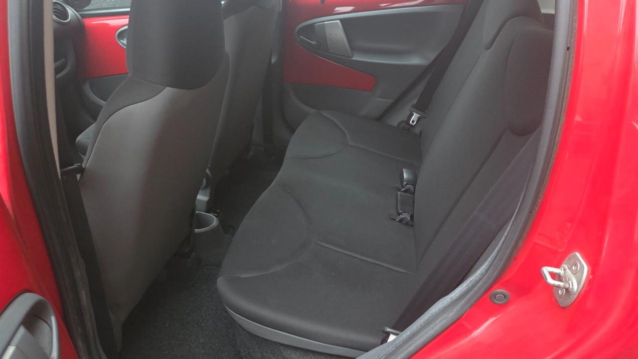 Toyota Aygo 1.0 12V VVT-i 5 porte Sol Connect