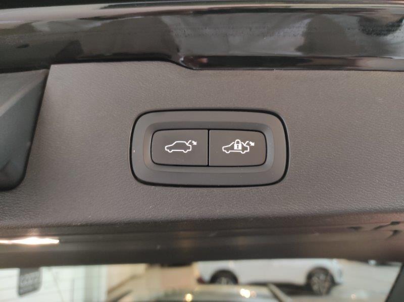 VOLVO V60 (2018-->) - V60 B4 (d) Geartronic Momentum Business Pro