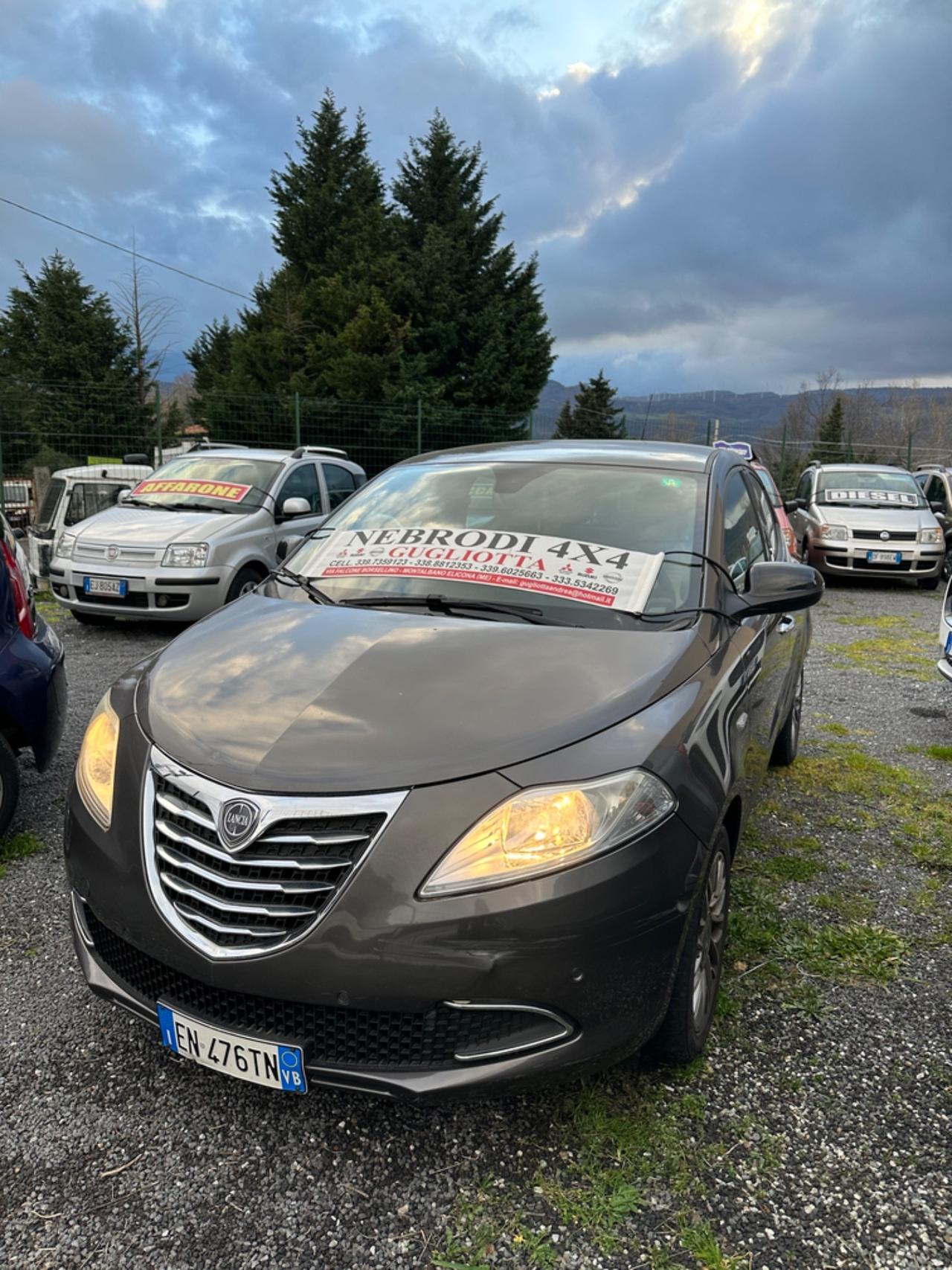 Lancia Ypsilon 1.2 69 CV 5 porte S&S Silver