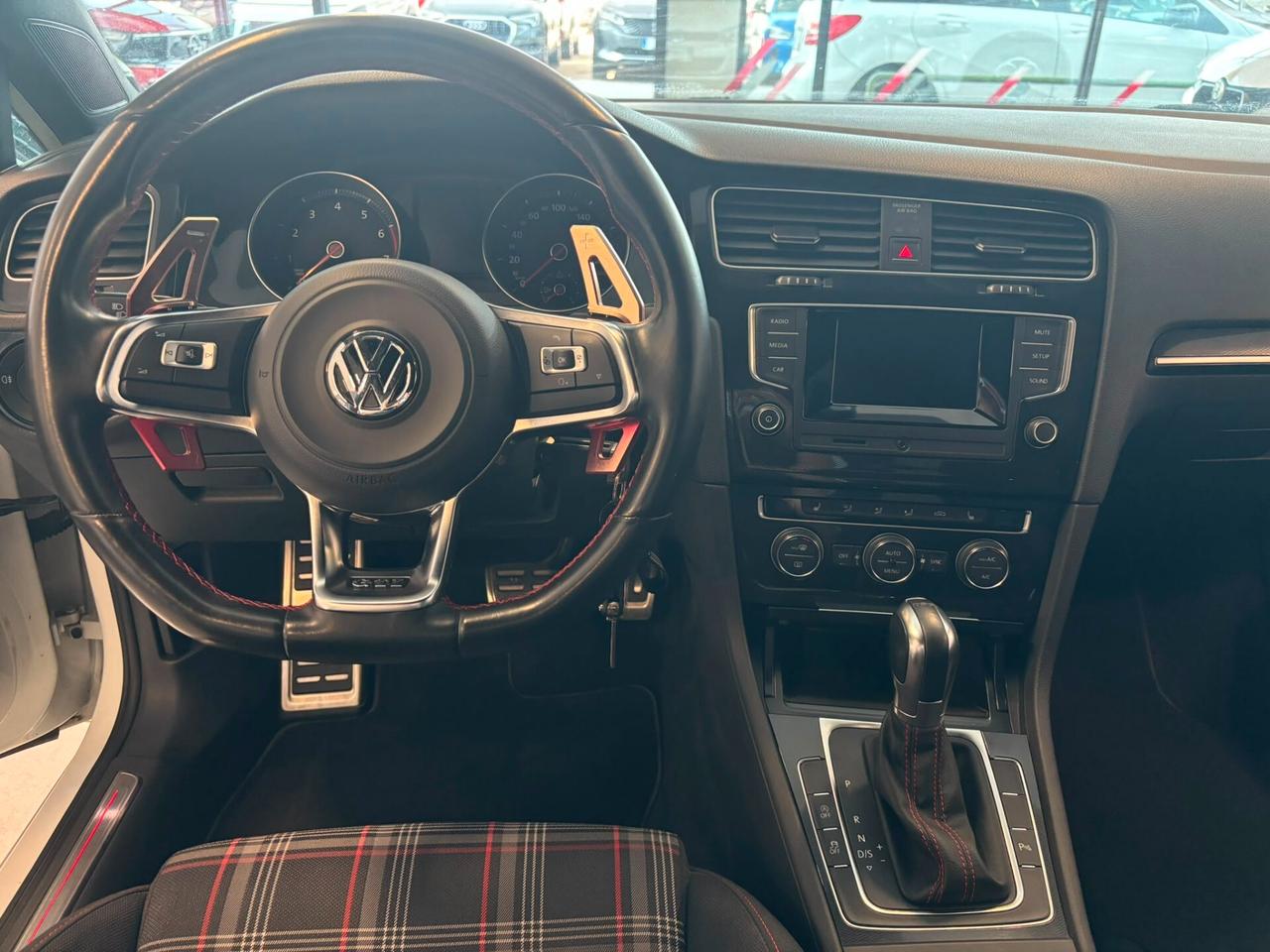 Volkswagen Golf GTI Performance 2.0 TSI 230 CV DSG 5p.