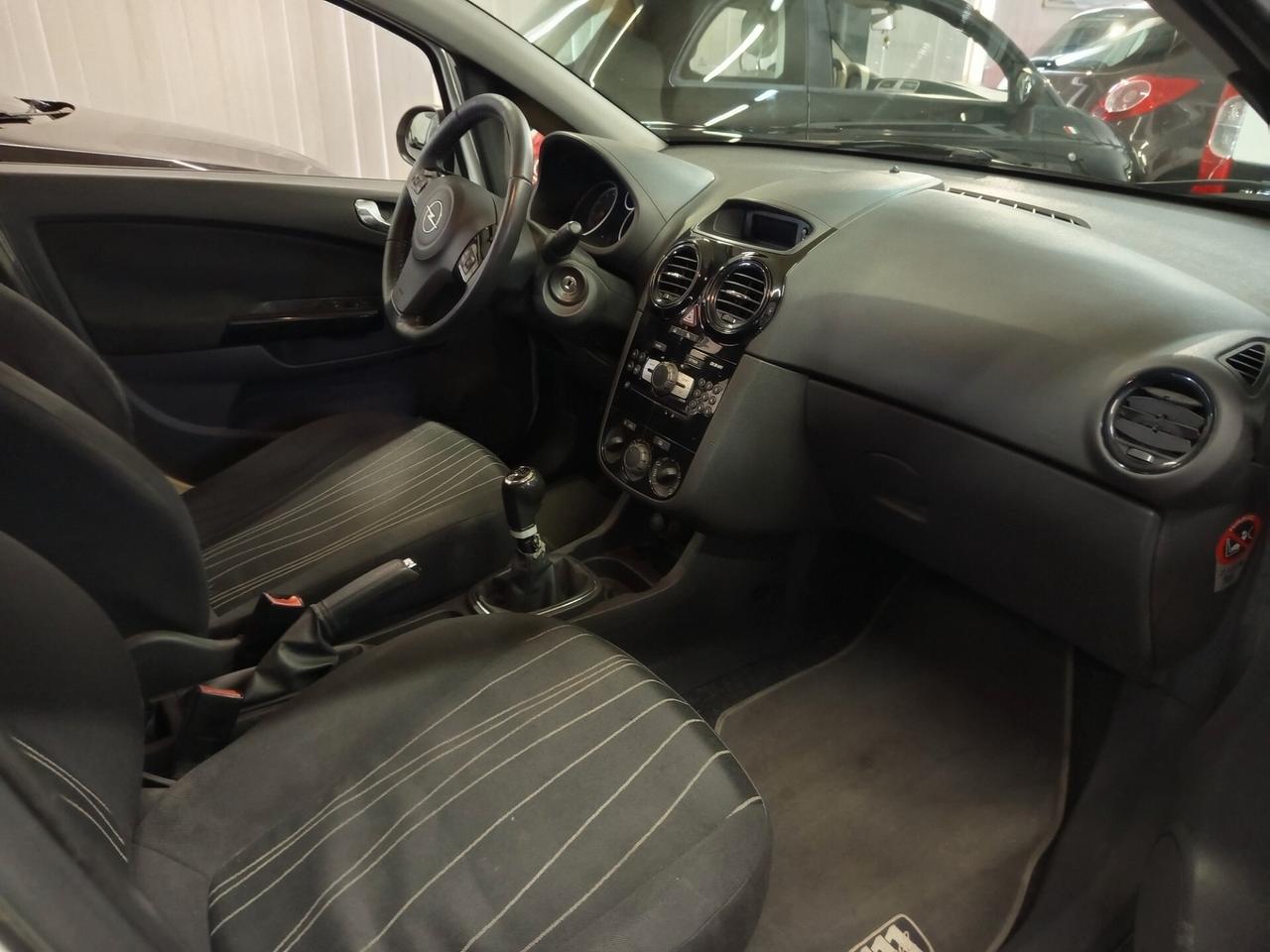 Opel Corsa 1.2 BENZINA-GPL, 156 Mila chilometri ok neopatentati