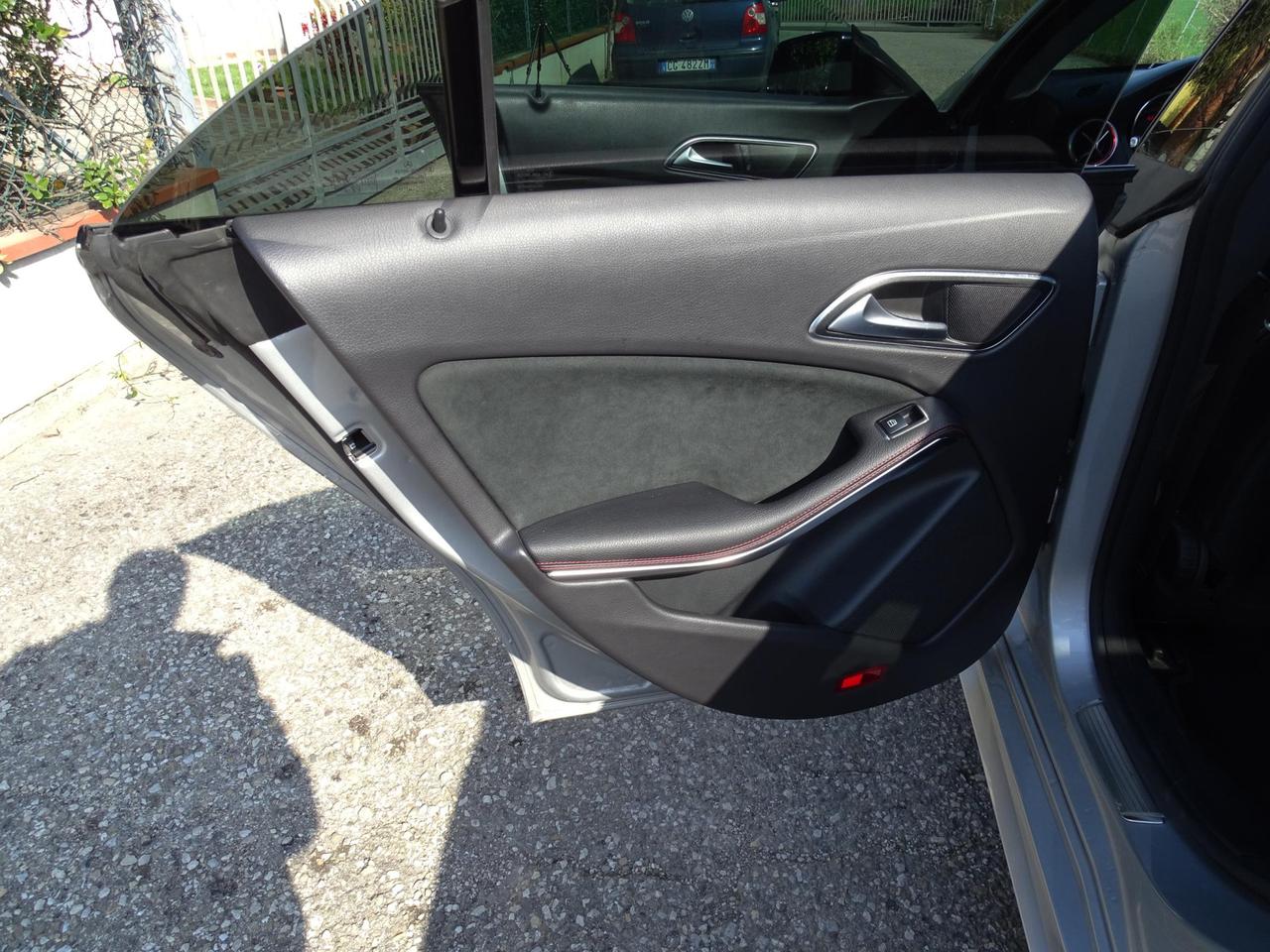 Mercedes-Benz CLA 200 Premium 156 CV CAMBIO AUTOMATICO