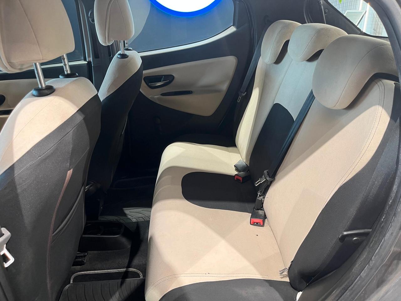 Lancia Ypsilon 1.3 MJT 16V 95 CV 5 porte S&S Silver