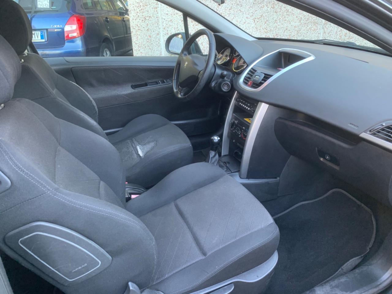 Peugeot 207 1.4 8V 75CV 3p. ONE Line