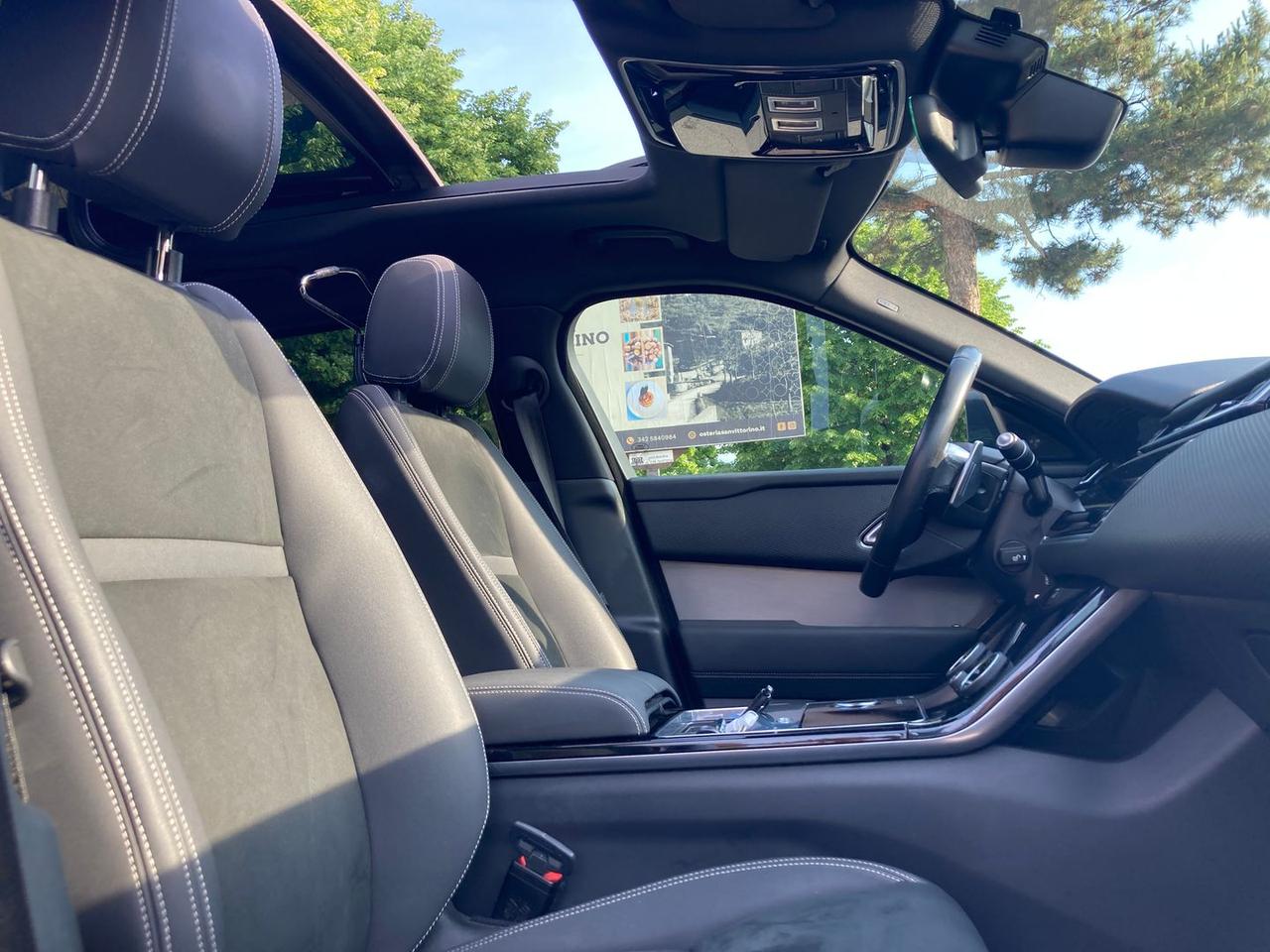 Land Rover Range Rover Velar D 240 R-Dynamic SE