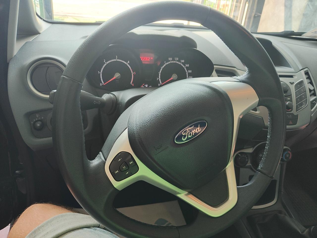 FORD FIESTA 23.000KM NEOPATENTATI