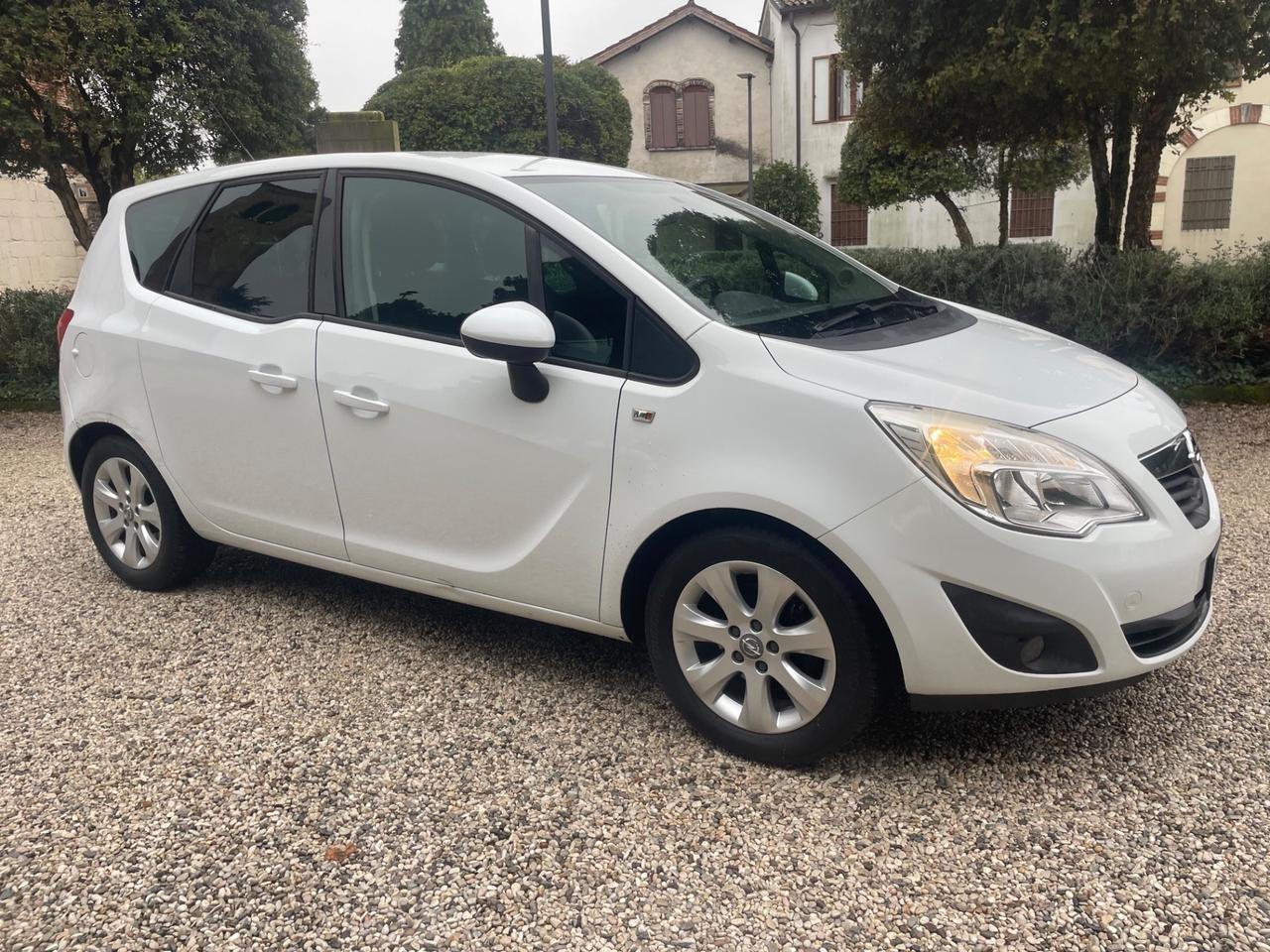 Opel Meriva 1.4 benzina anno 2011 km 115 mila