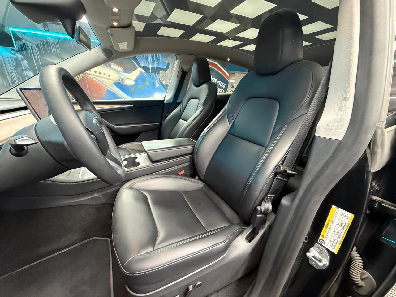 Tesla Model Y Long Range AWD (629)