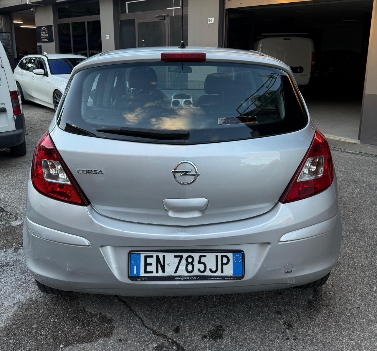 Opel Corsa 1.2 5 porte Sport