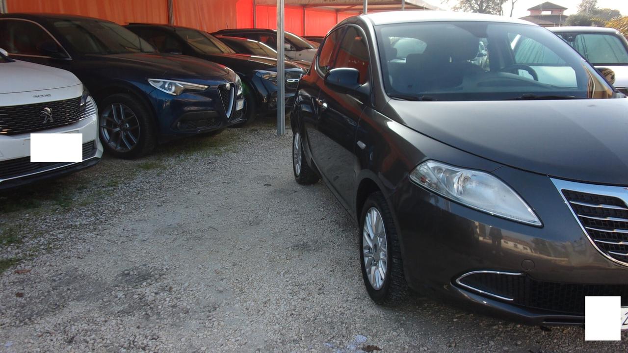 Lancia Ypsilon 1.2 69 CV 5 porte S&S Gold