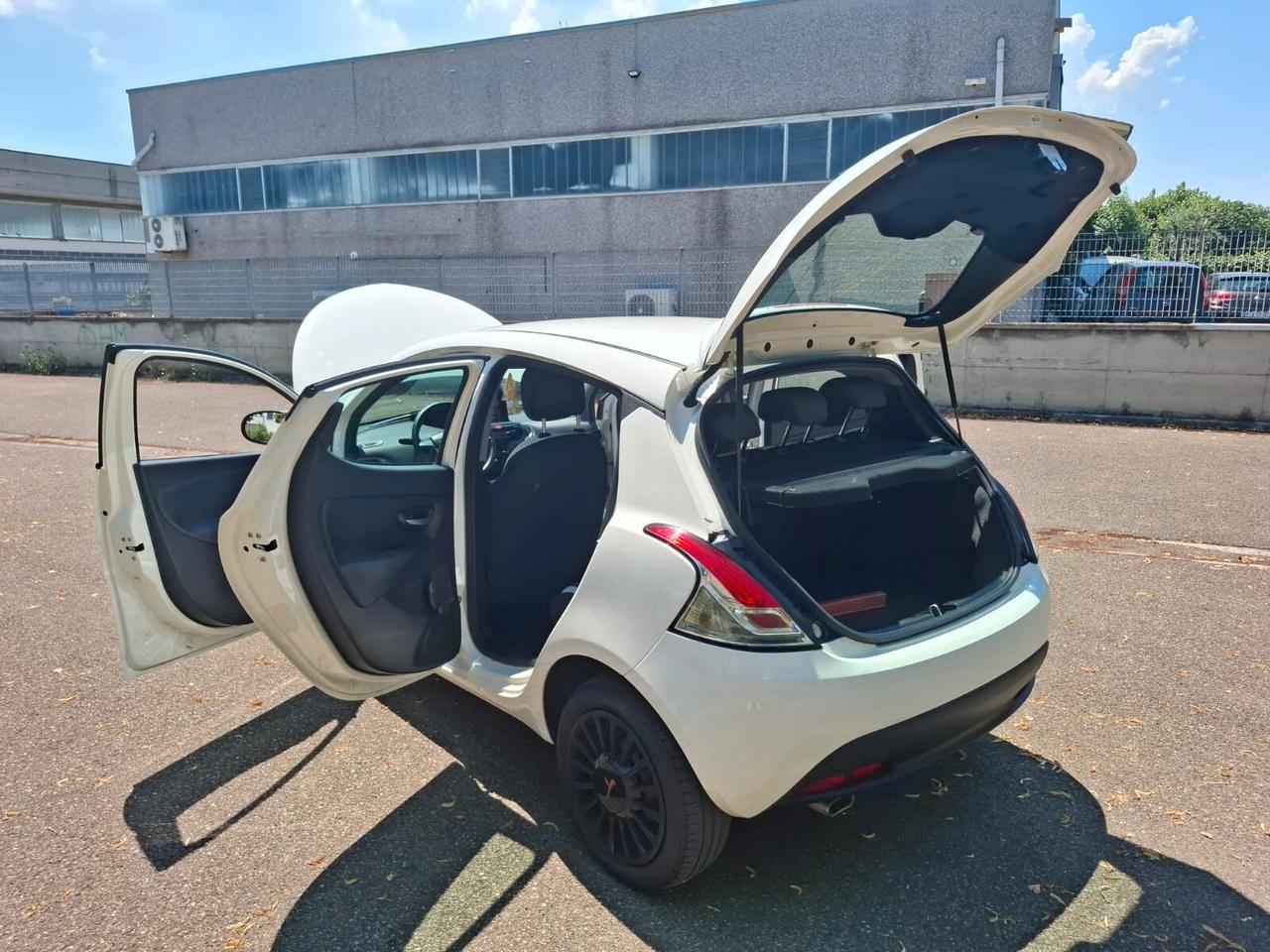 Lancia Ypsilon 1.2 GPL 126.000 KM NEOPATENTATI