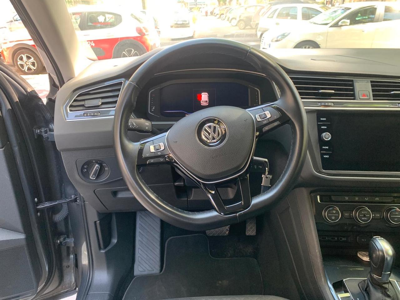 Volkswagen Tiguan 2.0 TDI SCR DSG Sport BlueMotion Technology R-LINE