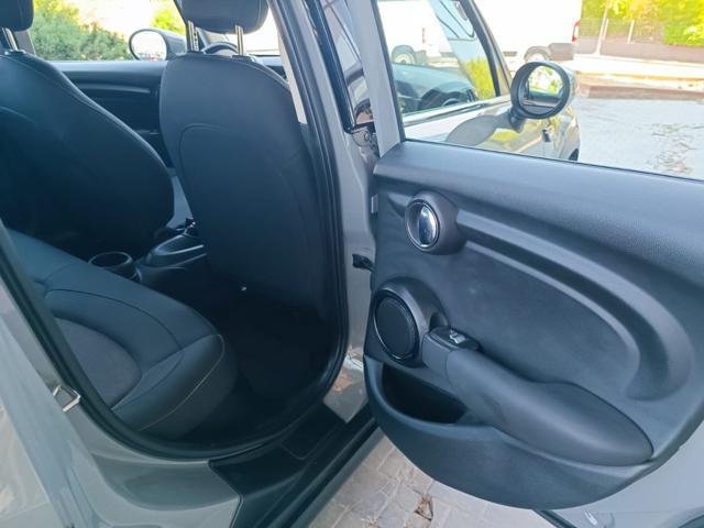 MINI Cooper 1.5 One Business 5 porte