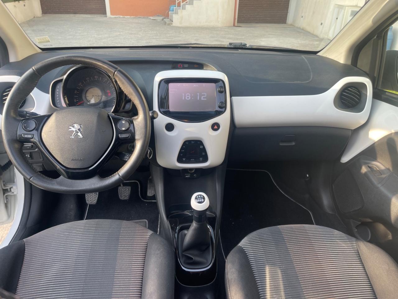 Peugeot 108 PureTech 82 5 porte Allure