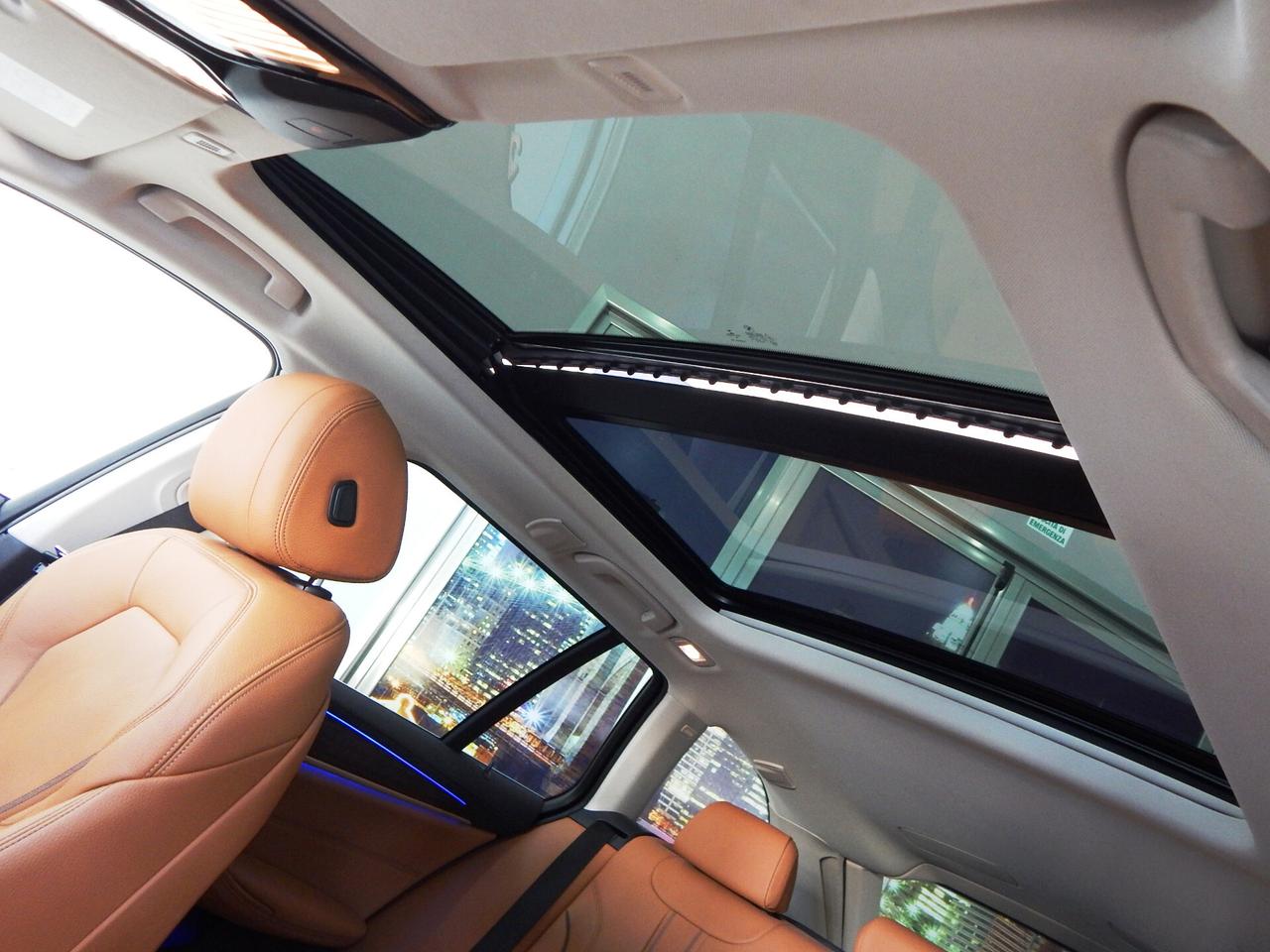 BMW 520 d Touring Luxury Aut TETTO-NAVI-PELLE-LED