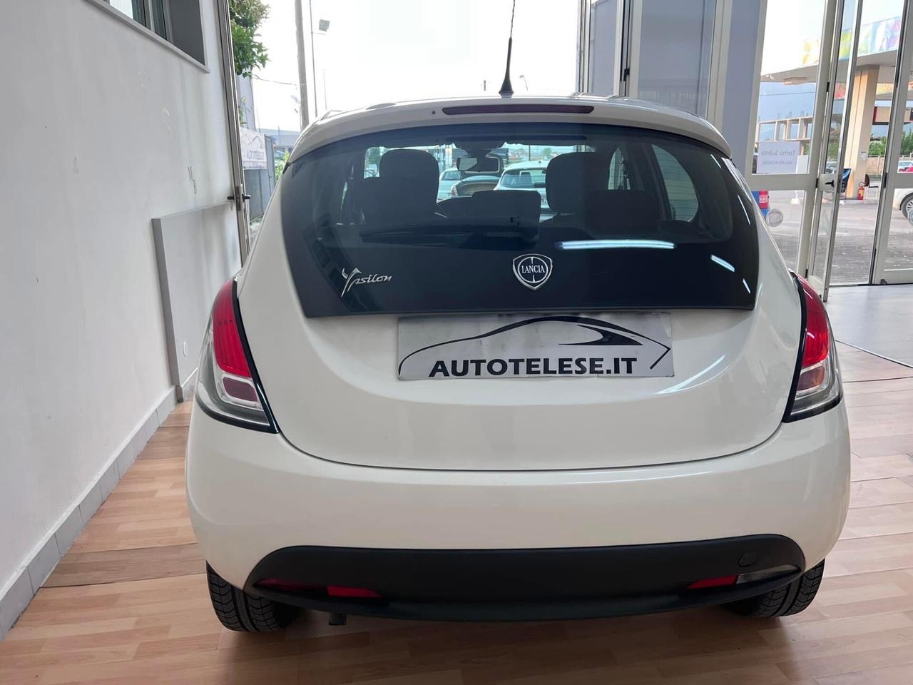 Lancia Ypsilon 1.2 69 CV 5 porte GPL Ecochic Silver