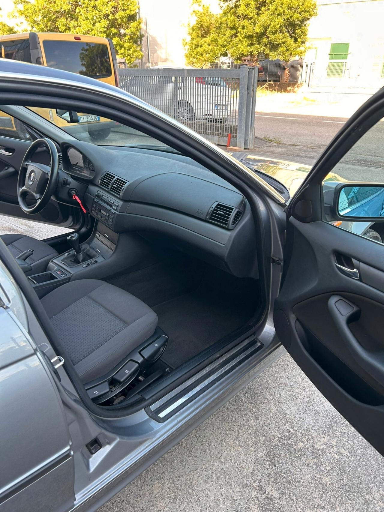 Bmw 320 320i (2.2) cat 4 porte Attiva