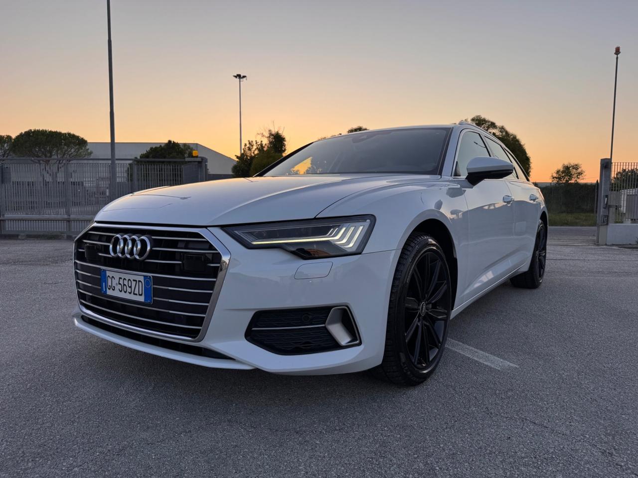 Audi A6 Avant 40 2.0 TDI S tronic Sport Matrix