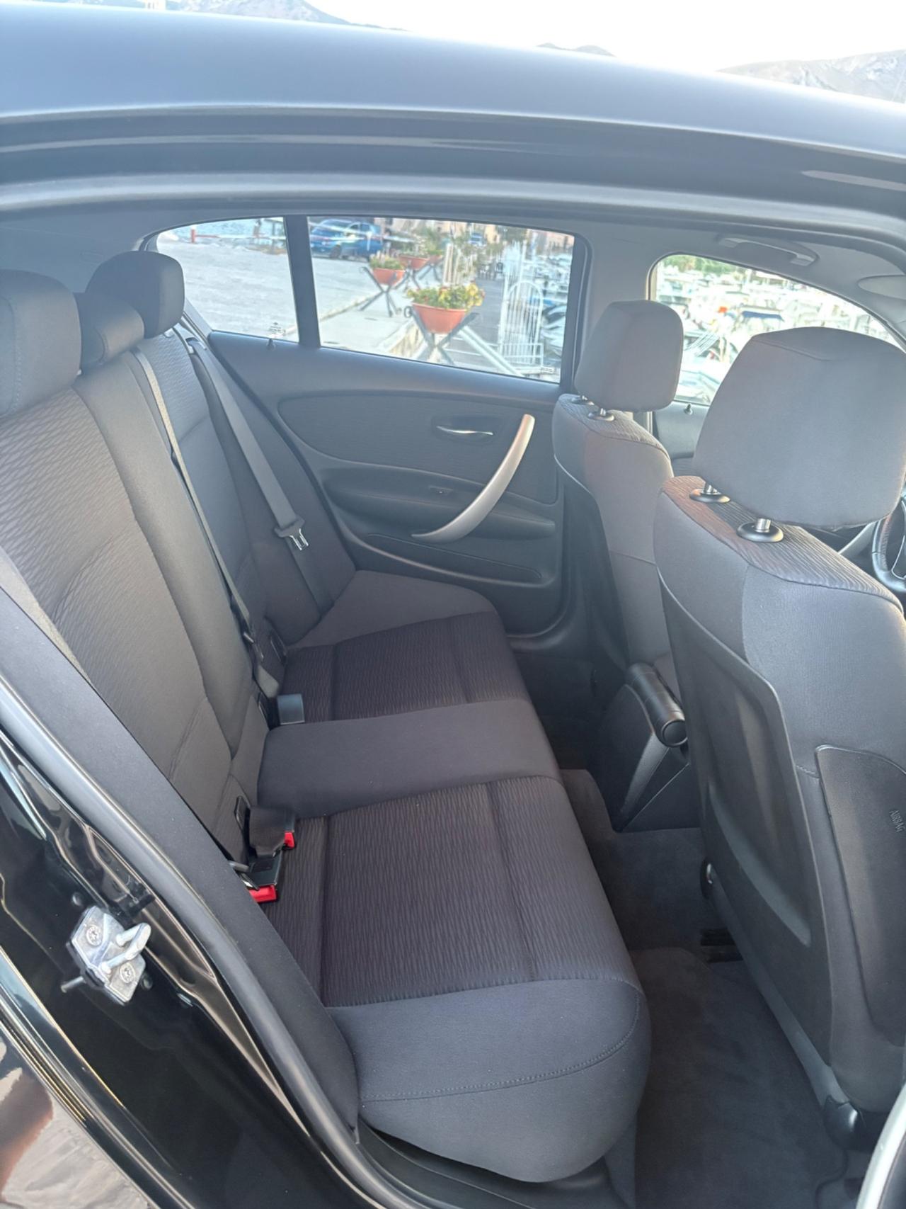 Bmw 118d 5 porte super accessoriata