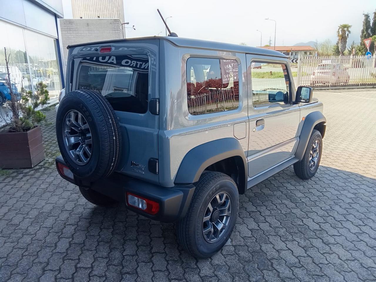 Suzuki Jimny 1.5 4AT TOP