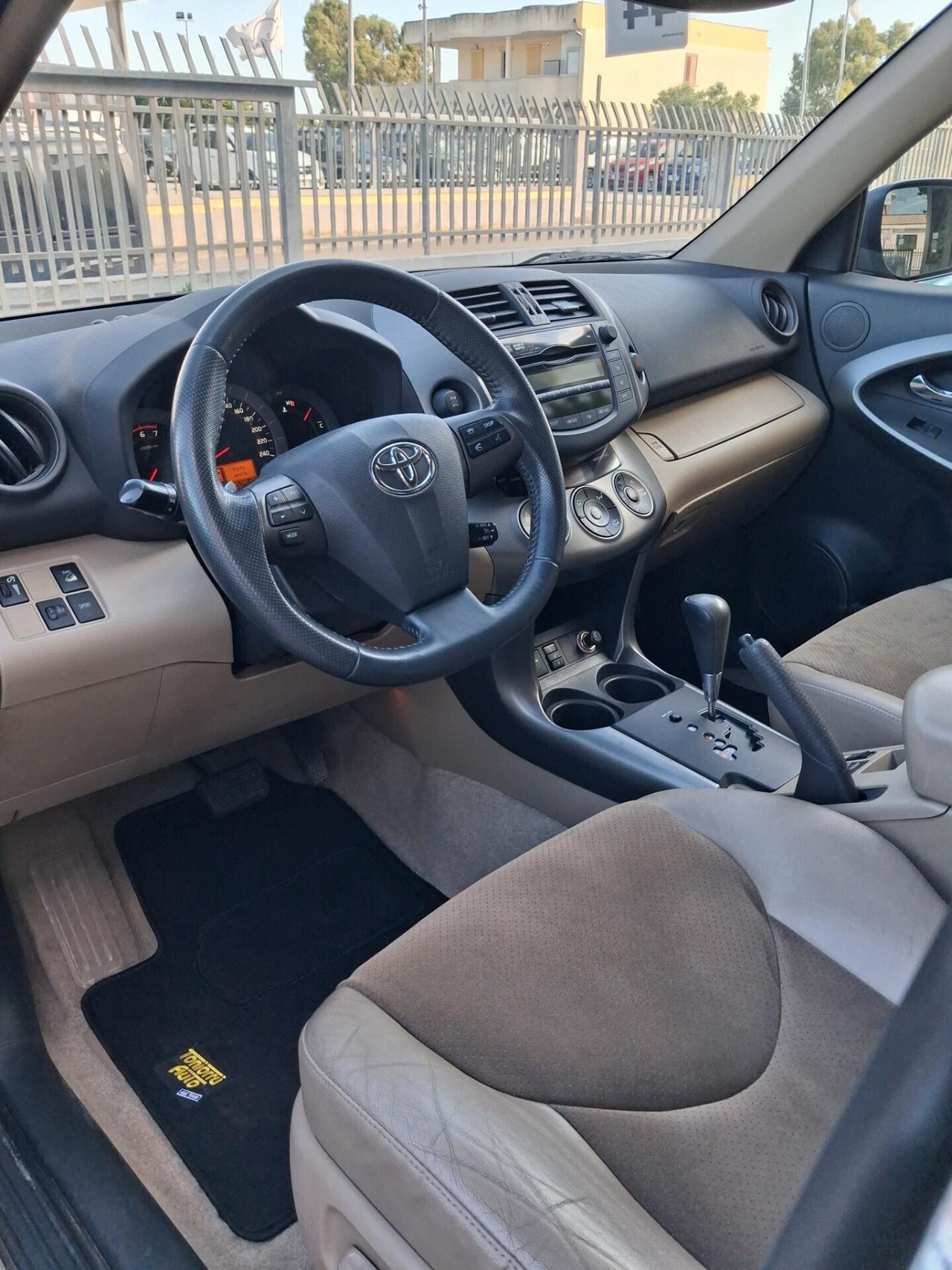 TOYOTA Rav4 Crossover 2.200 D-Cat 150cv 4WD Autom.