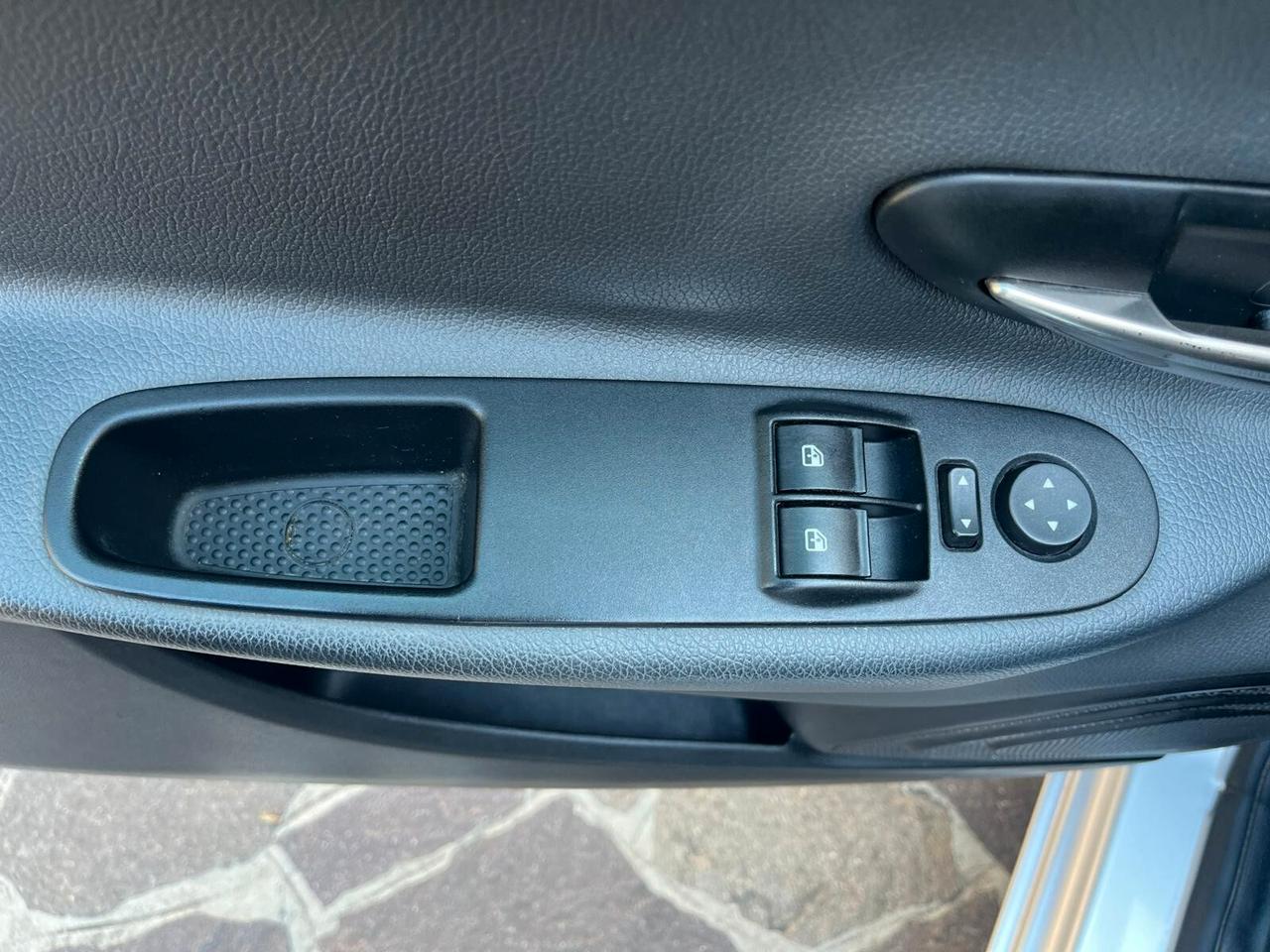 Lancia Ypsilon 1.2 69 CV 5 porte Gold