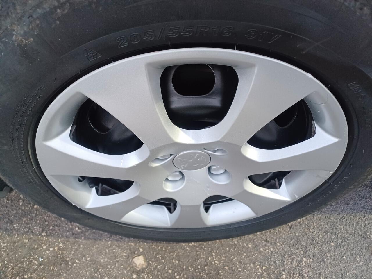 Peugeot 308 1.6 HDi ANNO 2013