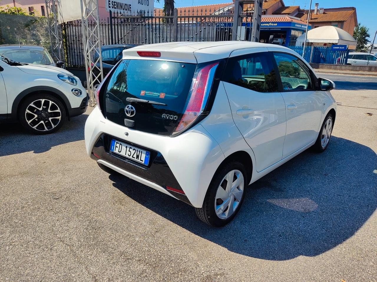 Toyota Aygo 1.0 VVT-i 69 CV 5 porte x-clusiv