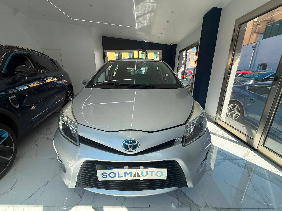 Toyota Yaris TOYOTA YARIS 1.5h Lounge 5p HYBRID