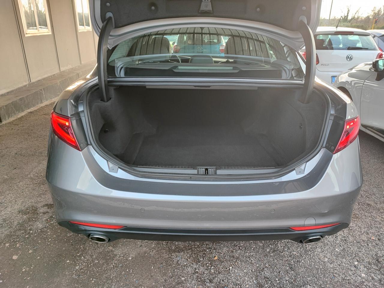 Alfa Romeo Giulia 2.2 Turbodiesel 180 CV AT8 Business Sport Launch Ed.