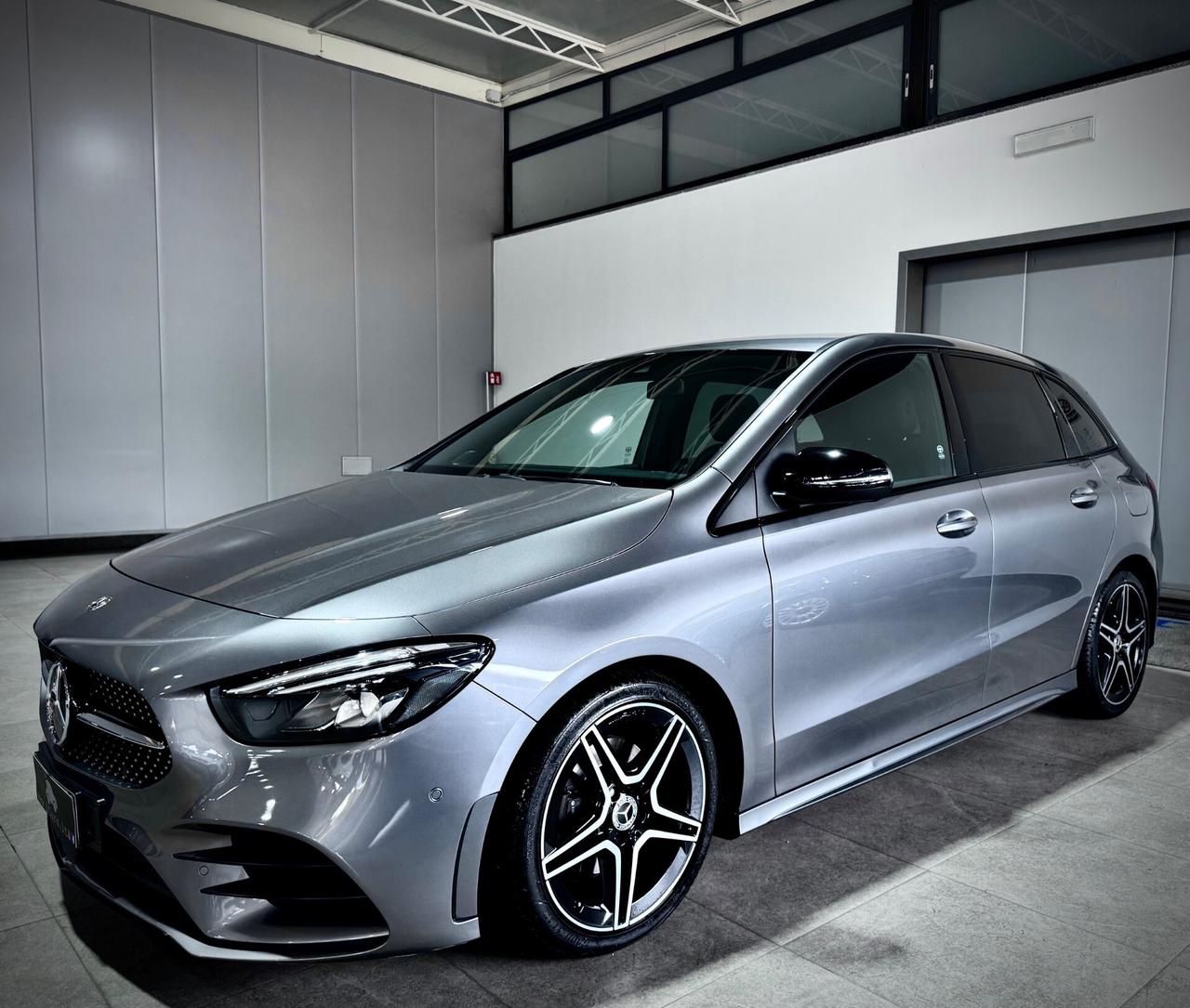 Mercedes-Benz B 180 116CV Premium AMG