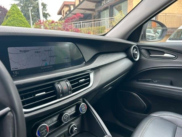 Alfa Romeo Stelvio 2.2 Turbodiesel 180 CV AT8 RWD Super