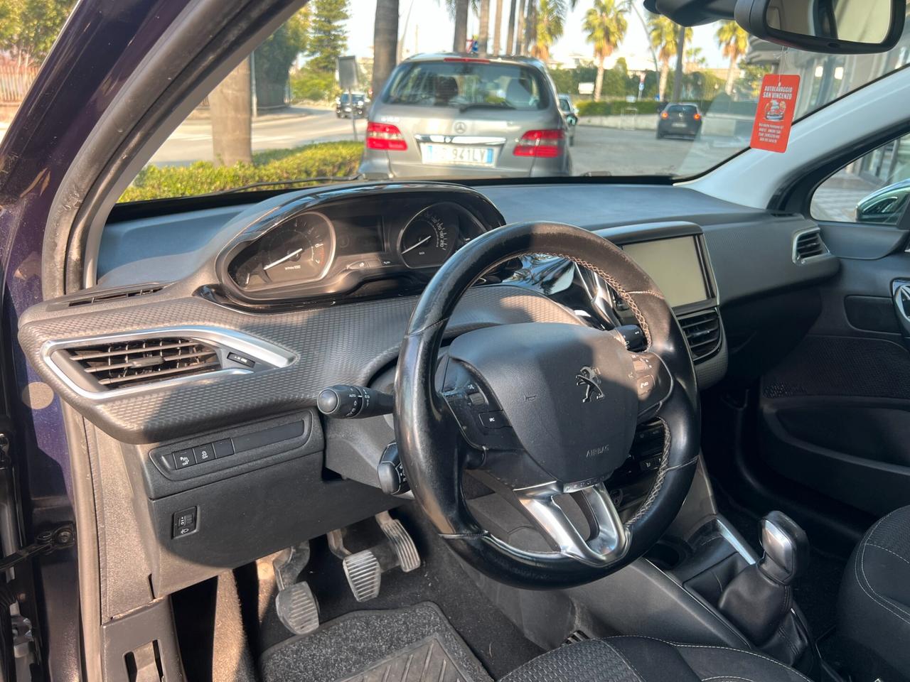 Peugeot 208 PureTech 82 5 porte Allure