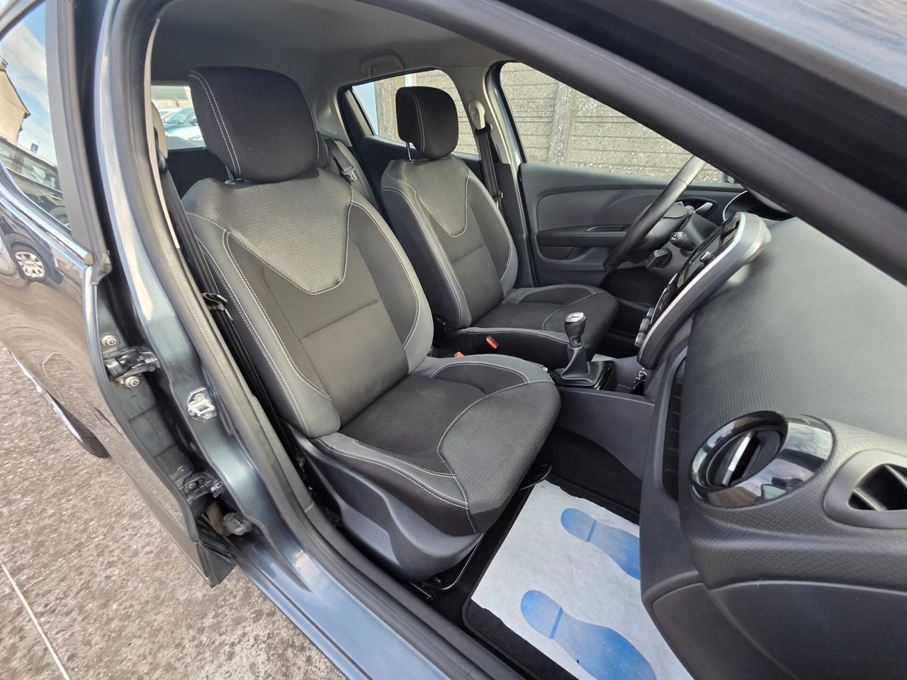 Renault Clio 1.2 75CV 5 porte Zen