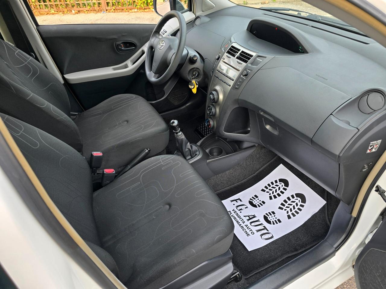 TOYOTA YARIS RESTYLING 1.4 DIESEL 2011 PERFETTA