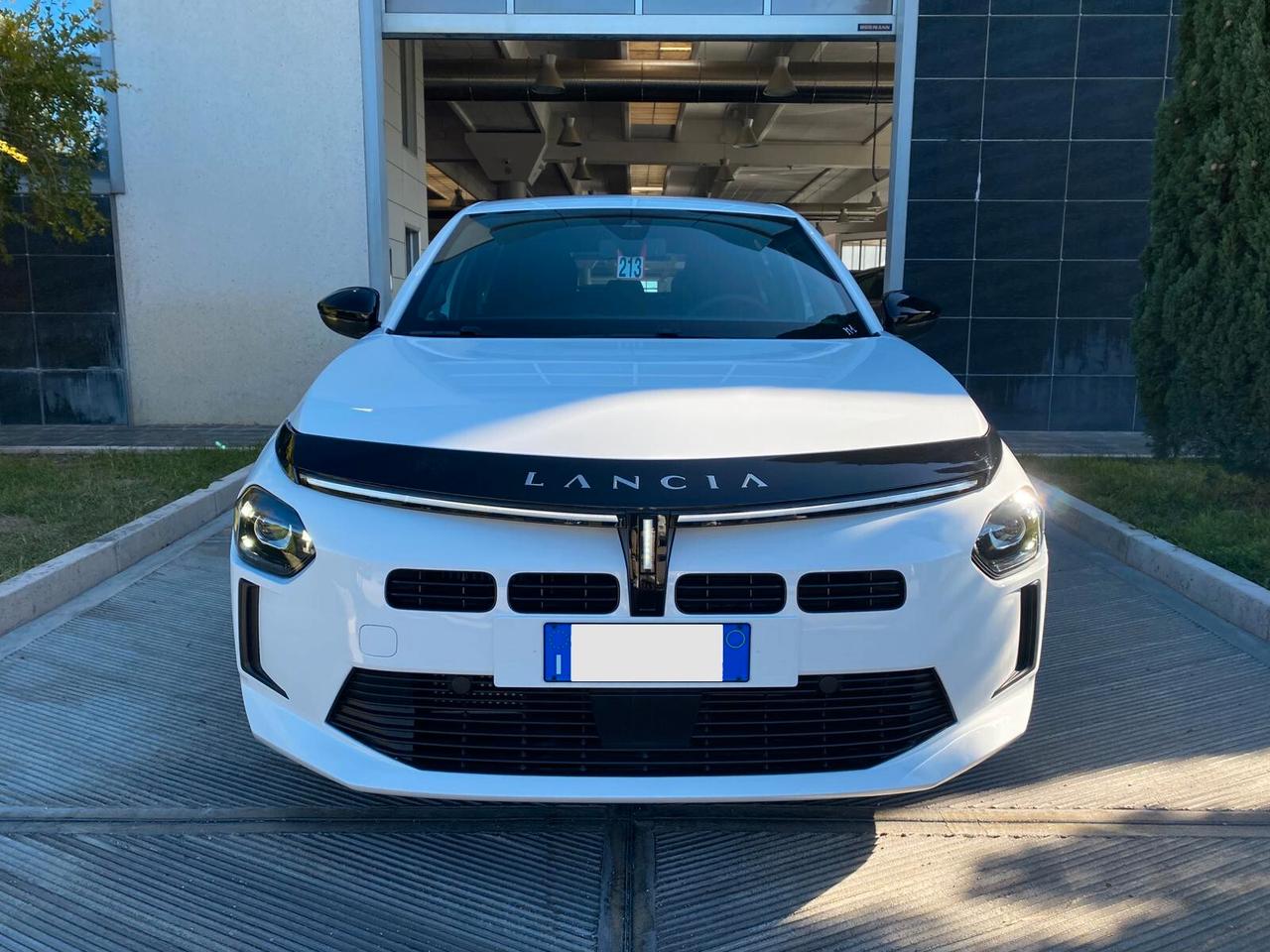 Lancia Ypsilon Hybrid e-DCT