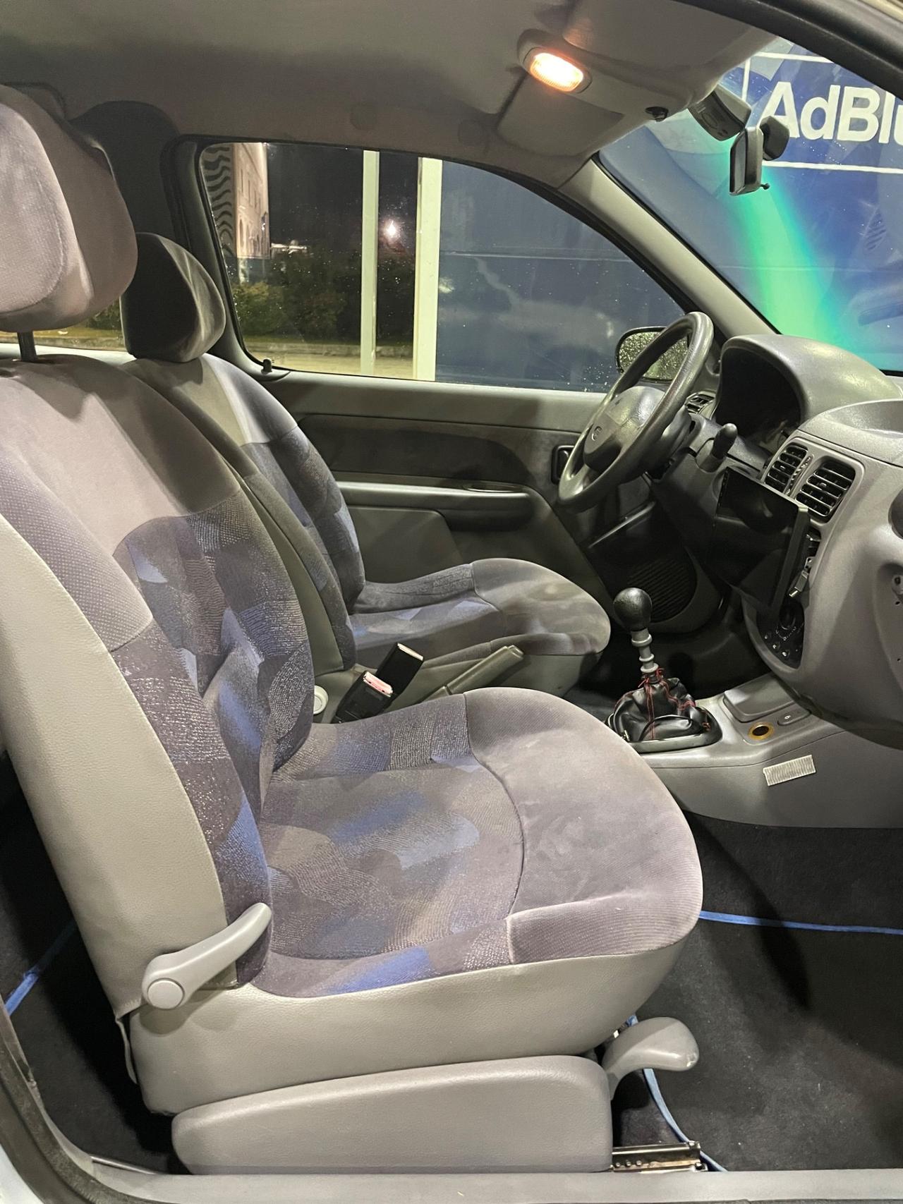 RENAULT CLIO 1.1 BENZINA NEOPATENTATI 183.000 KM ANNO 99.