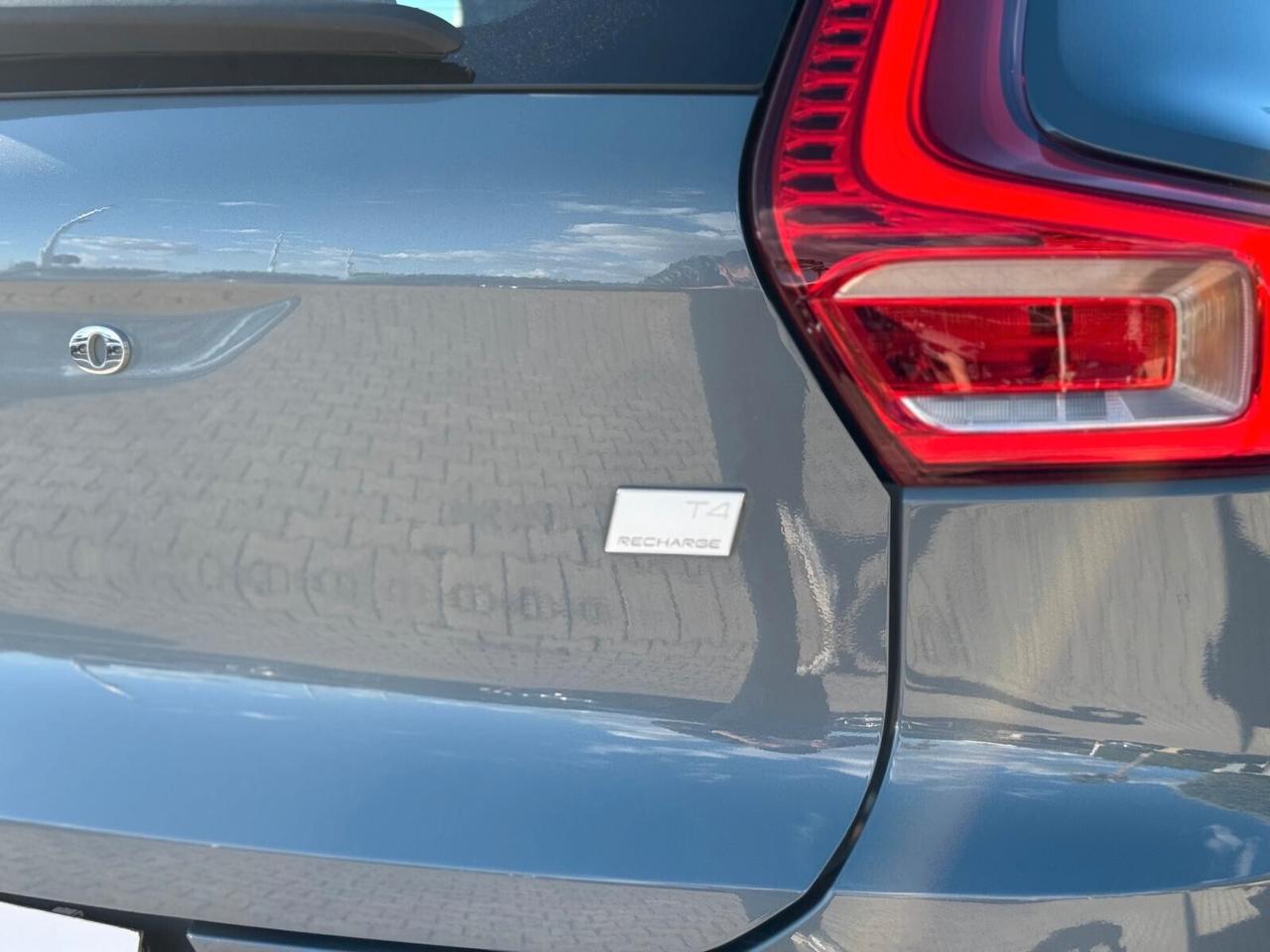 Volvo XC40 T4 Recharge Plug-in Hybrid 211cv Essential